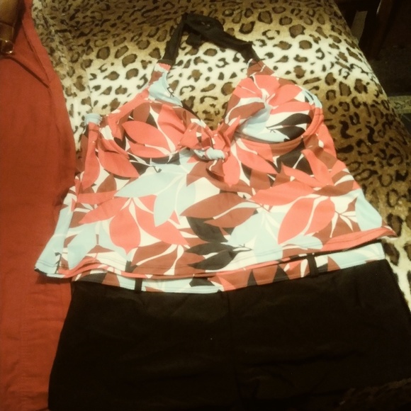 Bathing suits - Picture 2 of 2